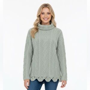 Yarnworks hand knit sweater size large